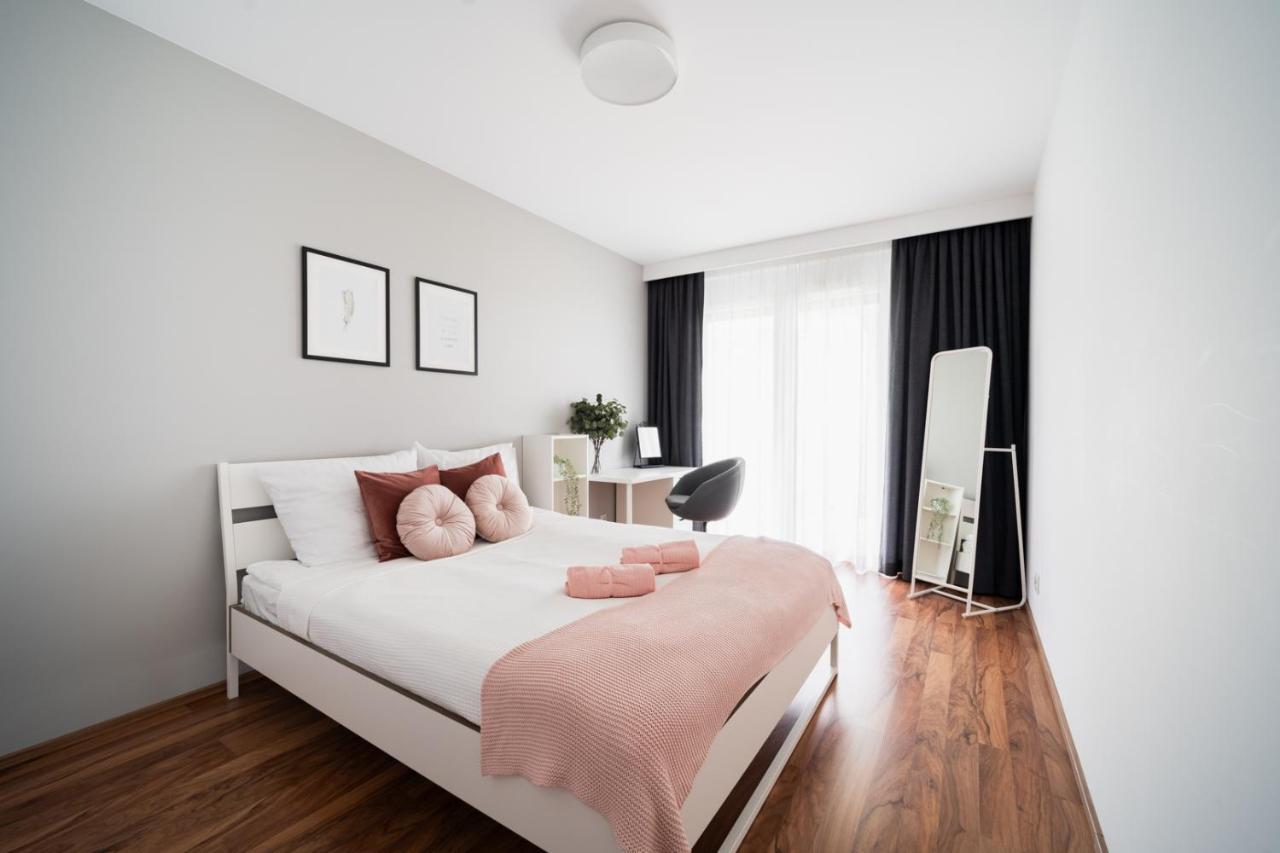 Big Apart - Atal Towers - 3 Rooms - Private Parking Place Vratislav Exteriér fotografie